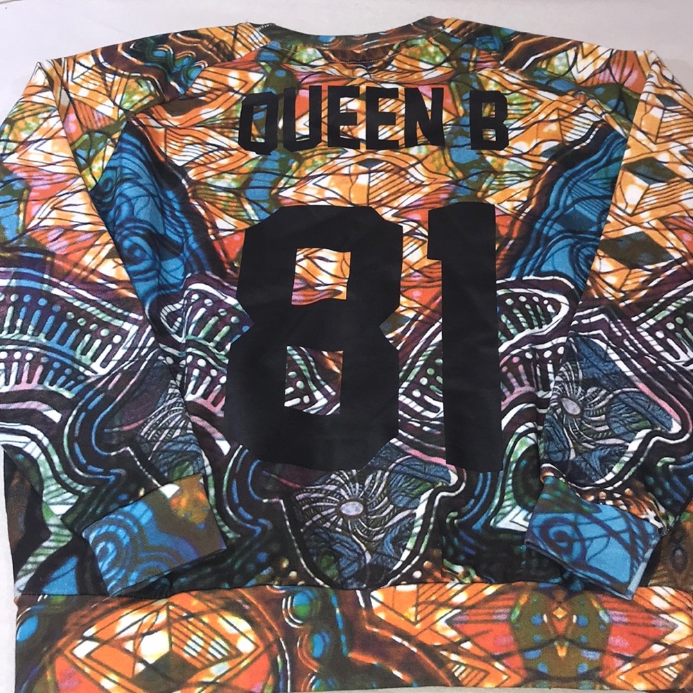 NWT Eleven Paris Queen B 81 Crew Sweatshirt- large